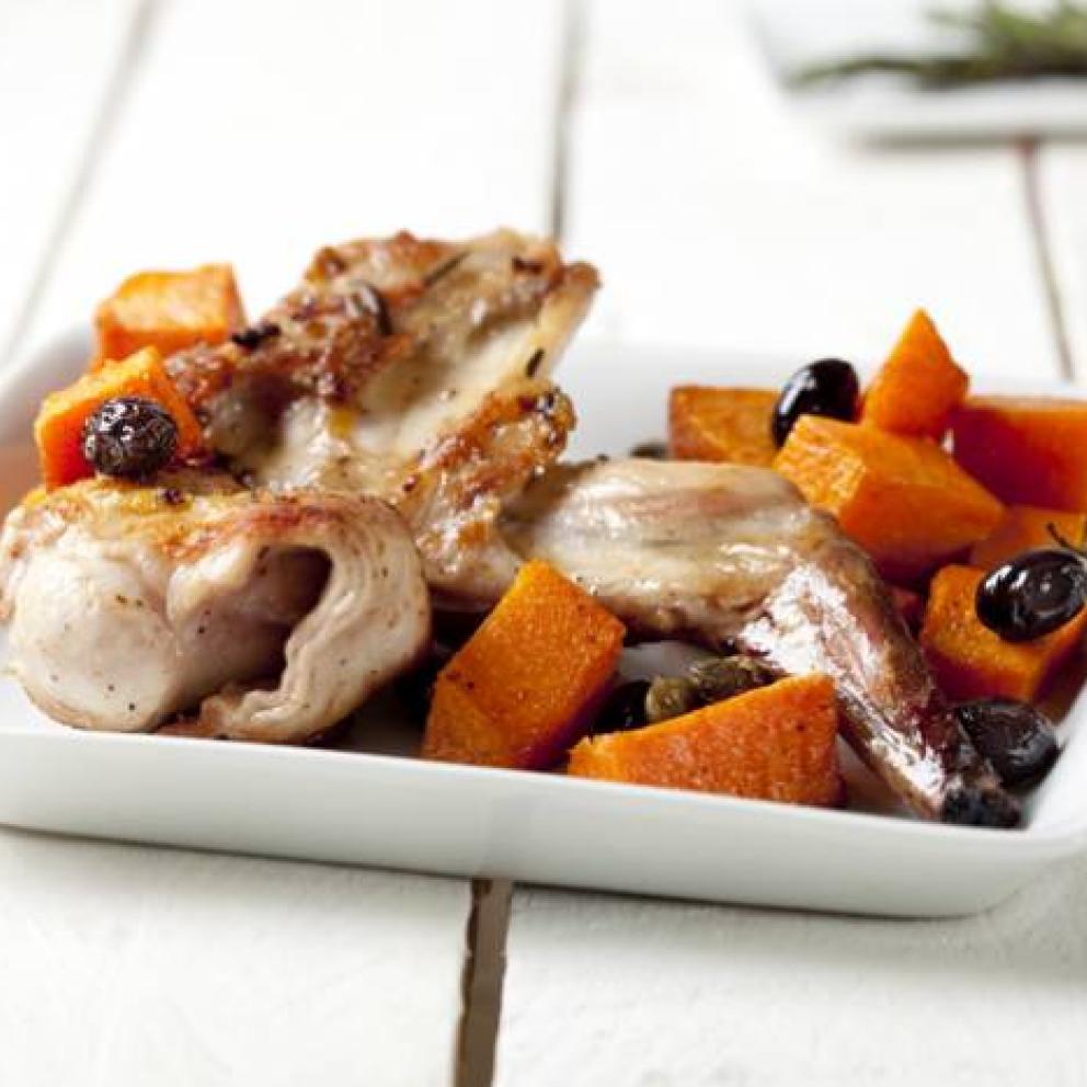 Coniglio con zucca, capperi e olive