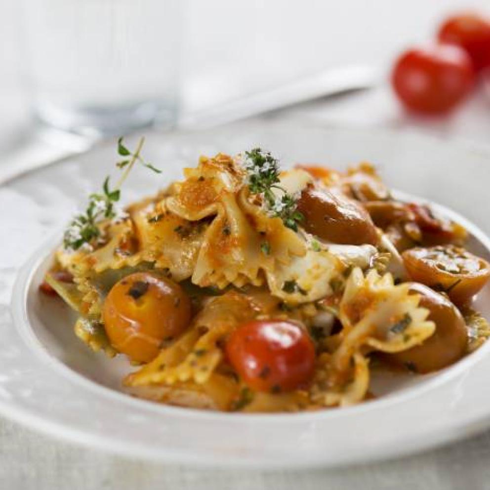 pasta con pomodorini e mozzarella