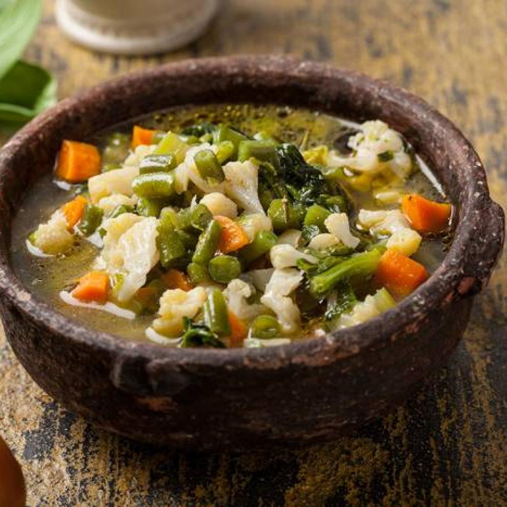 Minestrone con erbette aromatiche