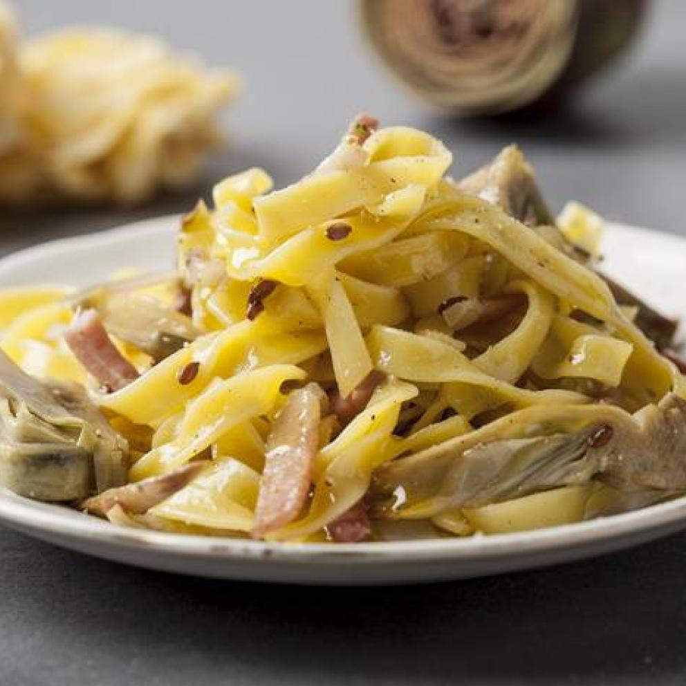 Tagliatelle carciofi e speck