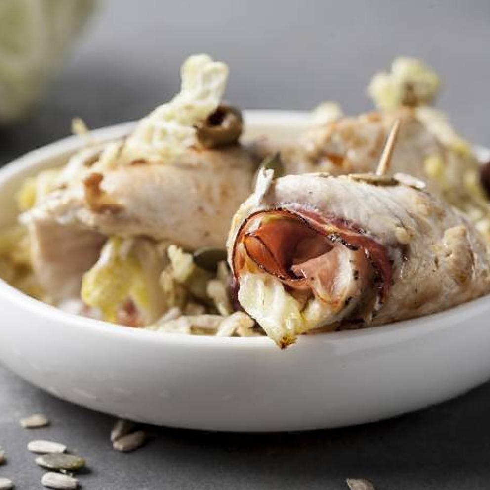 Fagottini di pollo con cavolo cappucco e olive