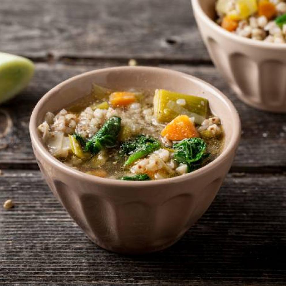 Zuppa di porri grano saraceno e costine