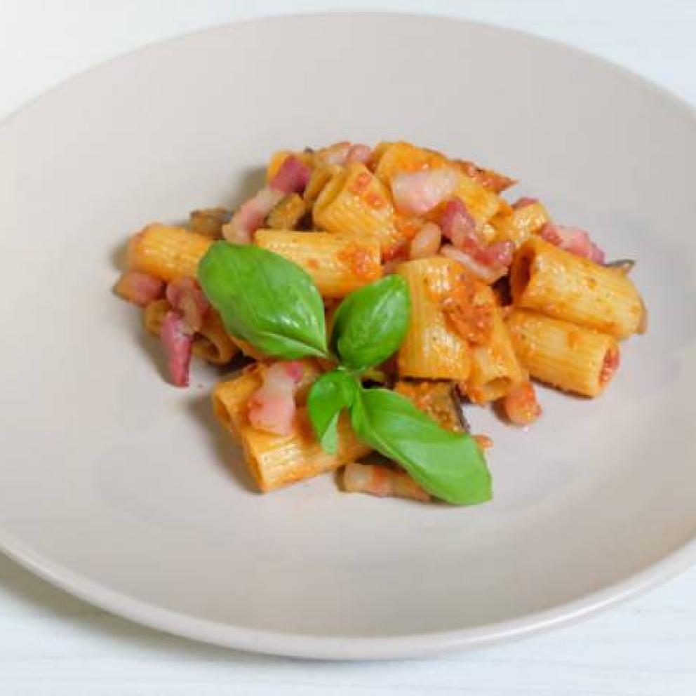 pasta melanzane e pancetta