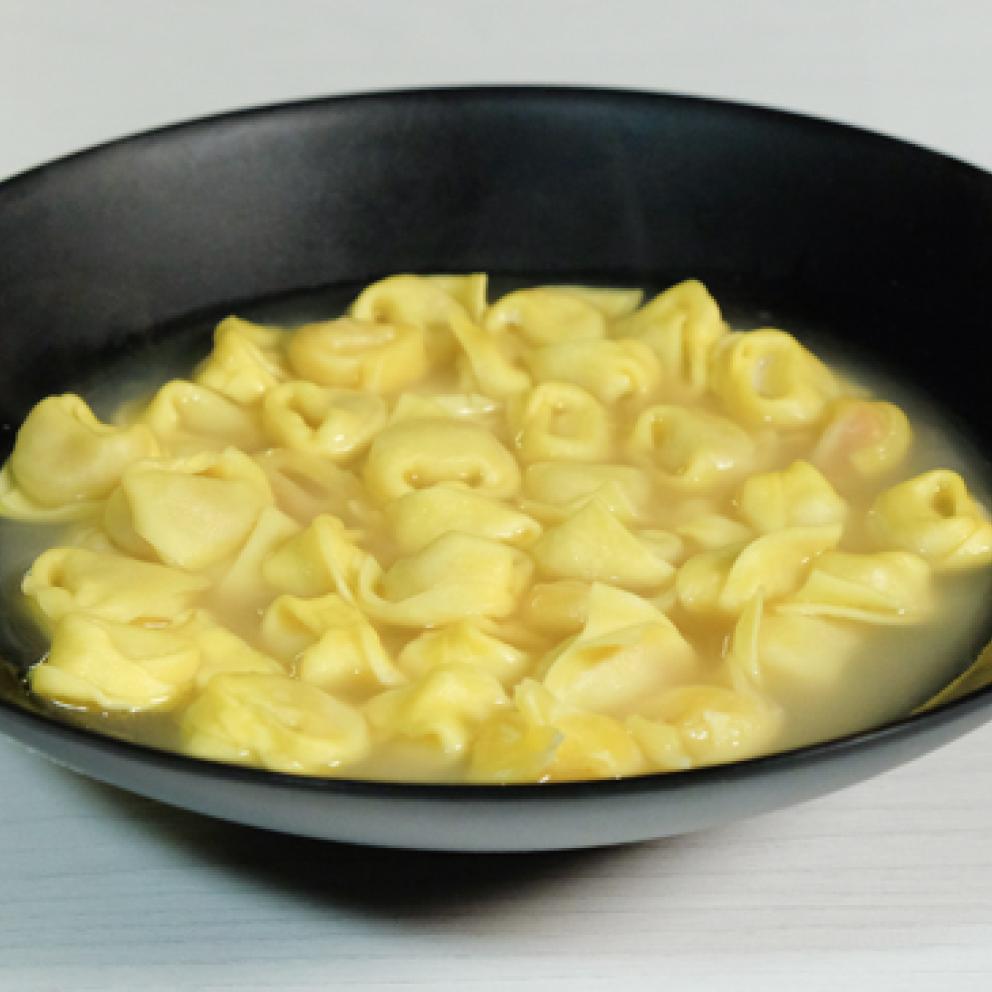 Cappelletti in brodo