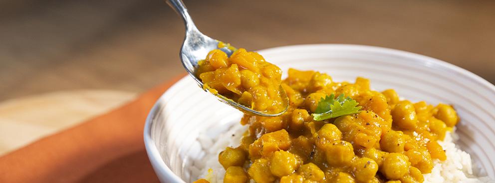 Curry vegetariano con zucca e ceci