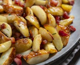Spicchi di patate al forno con pancetta